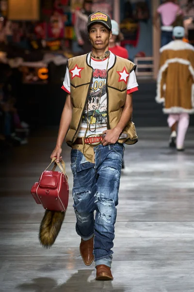 Look 9
